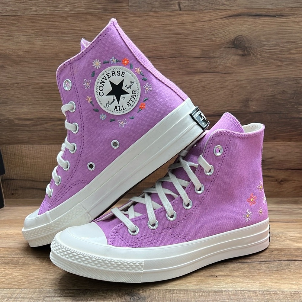 Converse High-Top Sneakers Classic Design